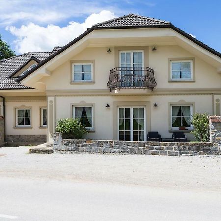Guesthouse & Apartments Pri Stani Zerovnica Eksteriør bilde