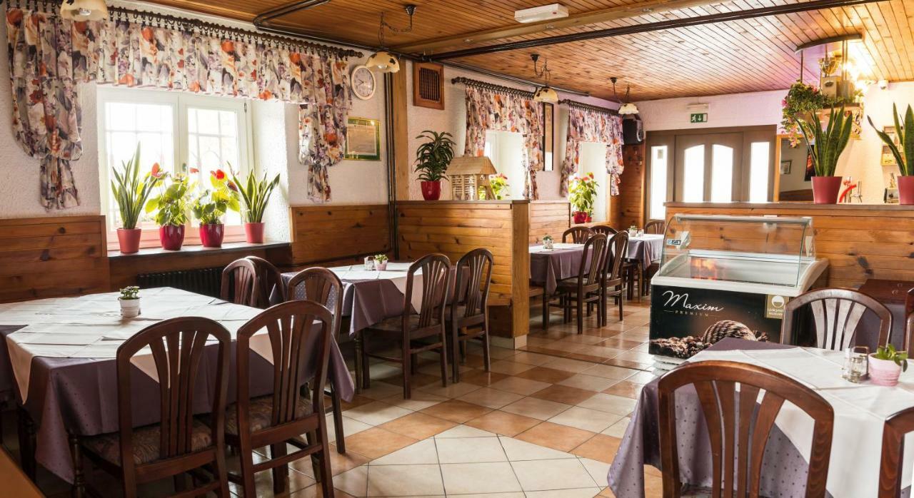 Guesthouse & Apartments Pri Stani Zerovnica Eksteriør bilde