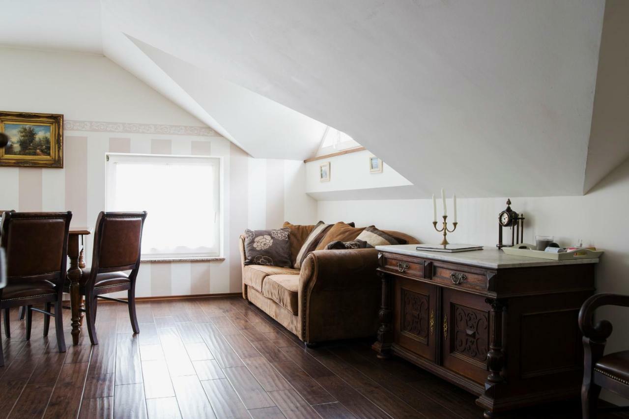 Guesthouse & Apartments Pri Stani Zerovnica Eksteriør bilde
