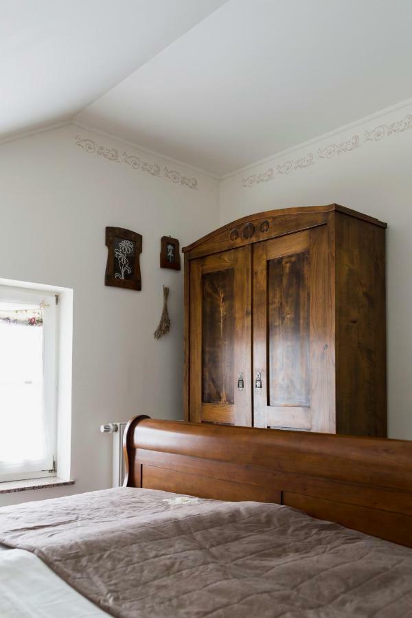 Guesthouse & Apartments Pri Stani Zerovnica Eksteriør bilde
