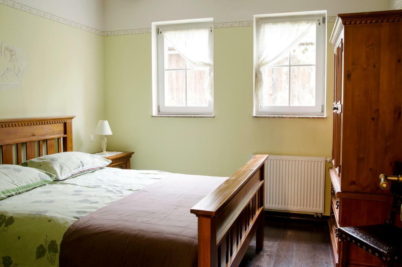 Guesthouse & Apartments Pri Stani Zerovnica Eksteriør bilde